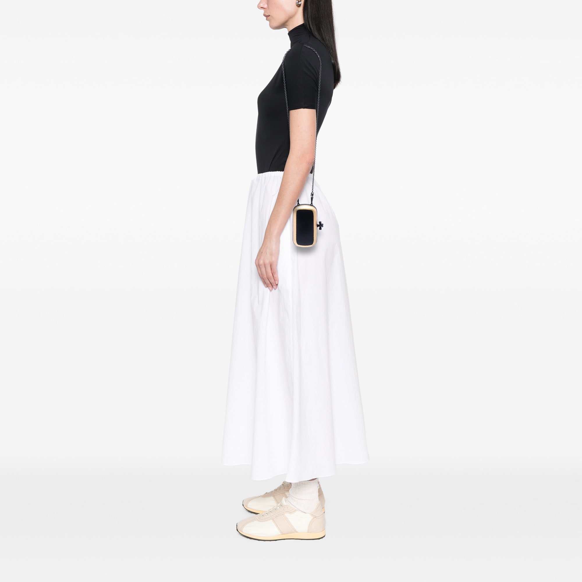 Bicolor Gilded Waxed Leather Knot Clutch with Chain - Image 6
