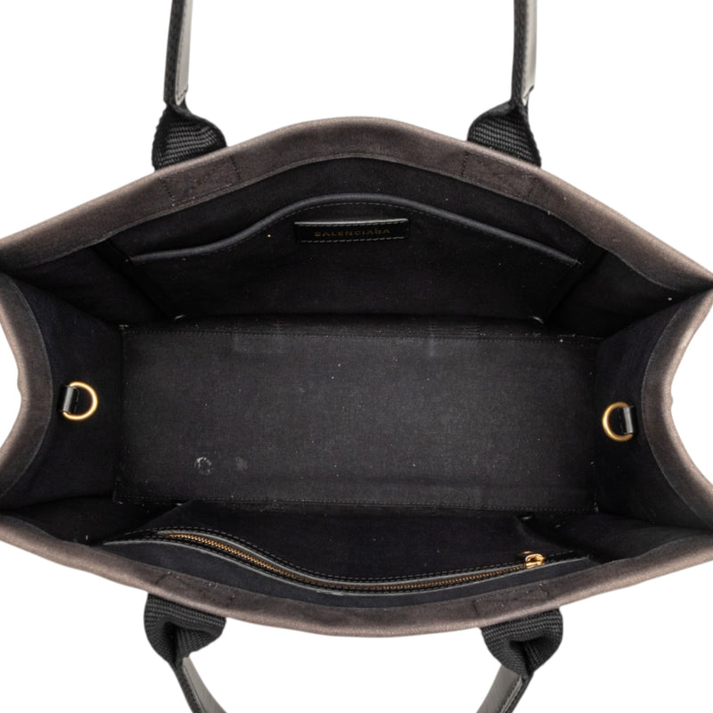 Medium Canvas Hardware Tote - Image 4