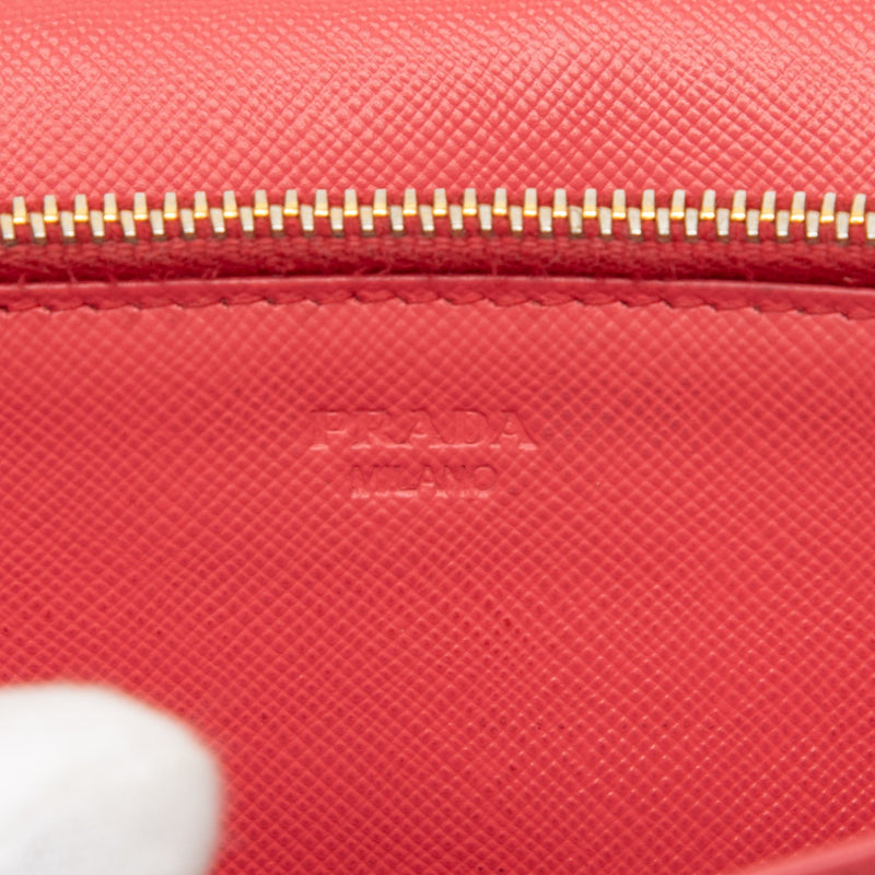 Saffiano Lux Wallet On Chain - Image 5