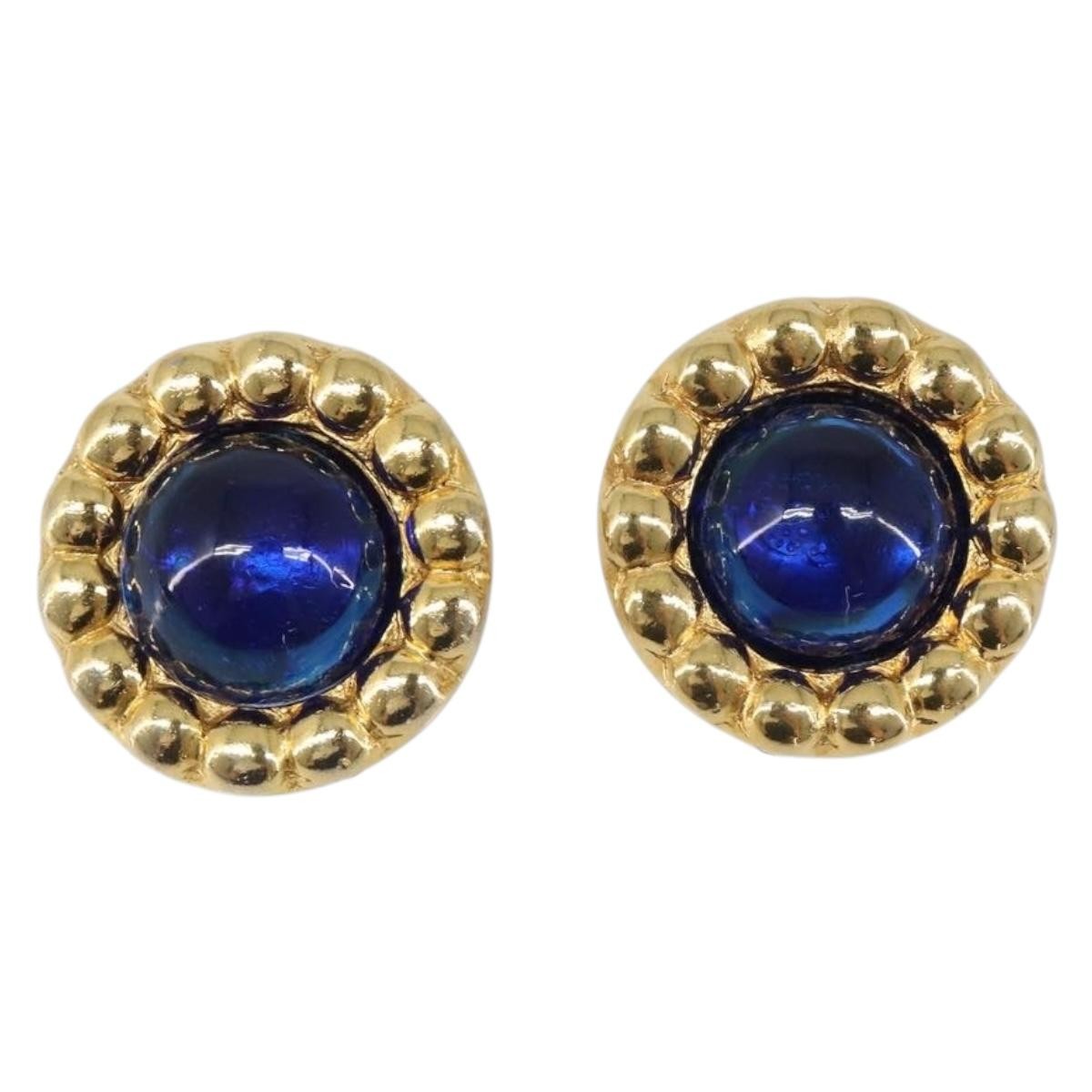 Chanel Vintage Round Clip-On Metal Gold Bijoux