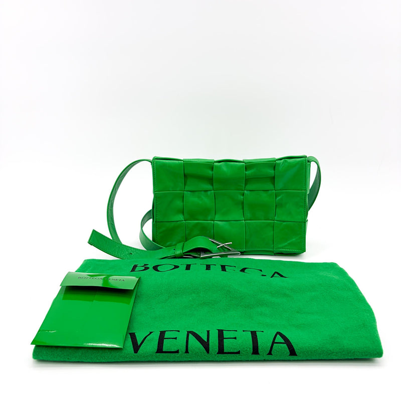 Bottega Veneta Cassette Maxi Intrecciato Leather Green Bag