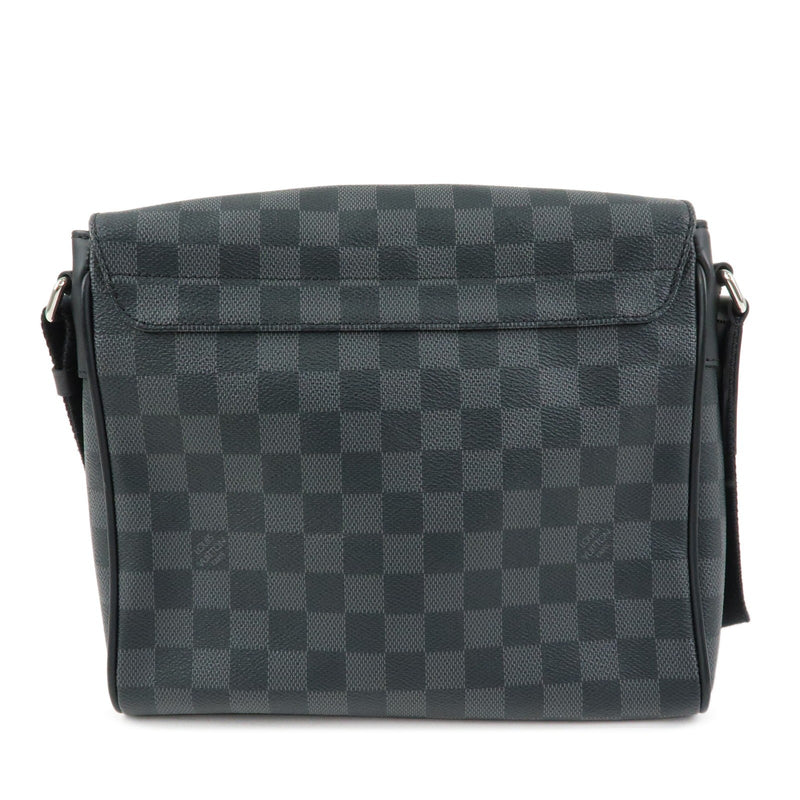 Louis Vuitton District Nm Messenger Damier Graphite Gray Canvas