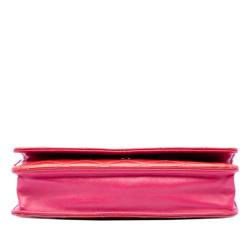 Bicolor Classic Patent Wallet On Chain - Image 3