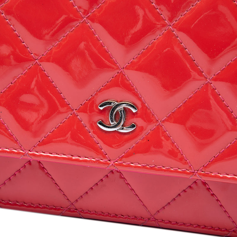 Bicolor Classic Patent Wallet On Chain - Image 5