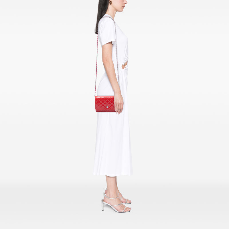 Bicolor Classic Patent Wallet On Chain - Image 6