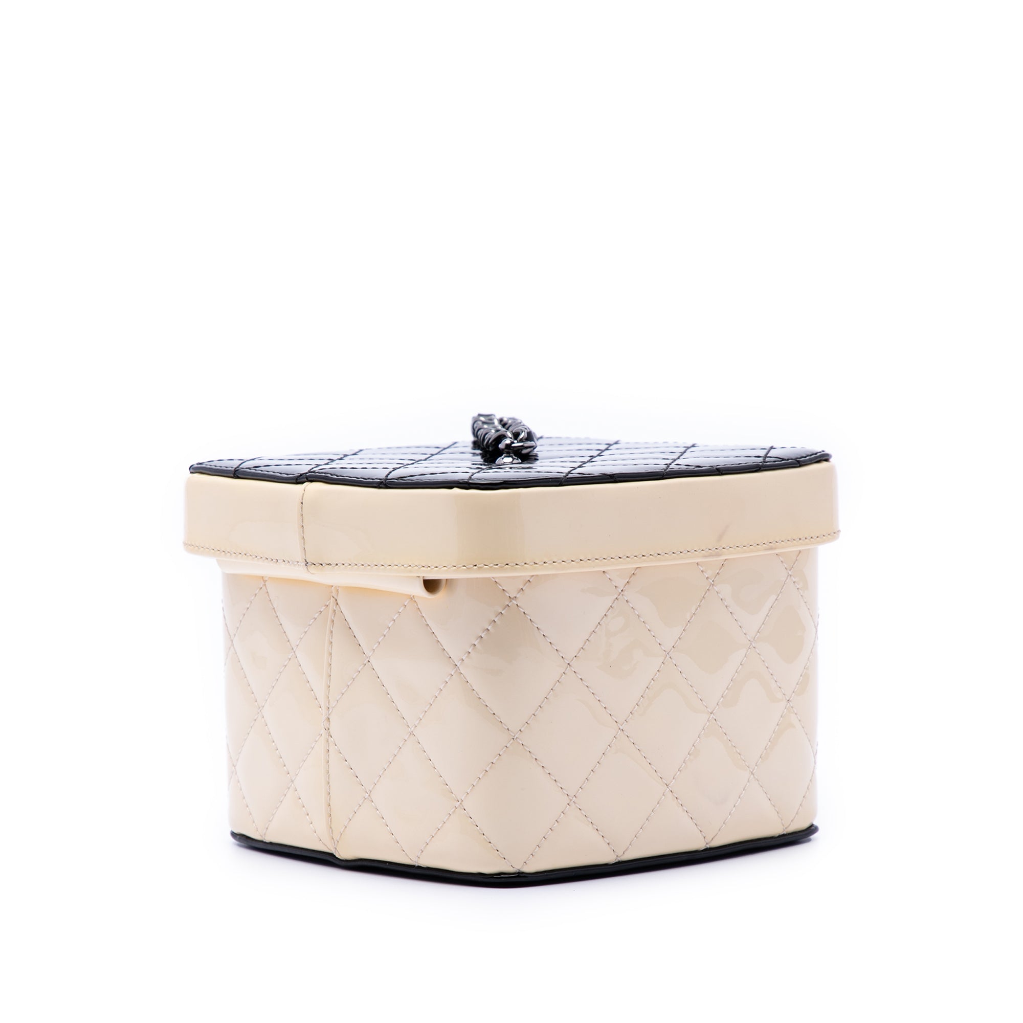 Mini CC Quilted Patent Vanity Bag - Image 2