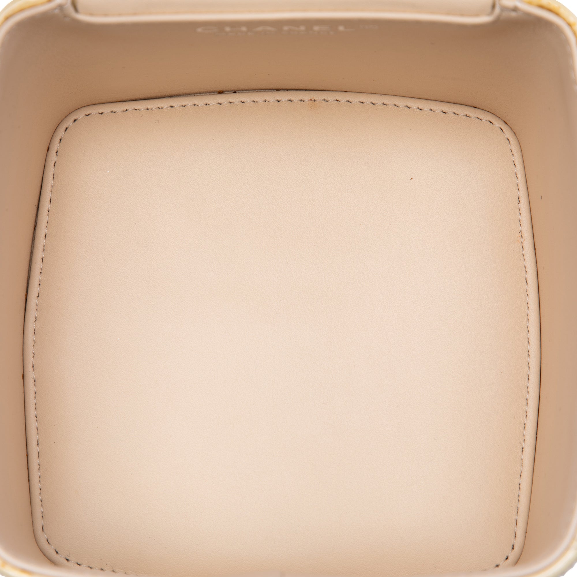 Mini CC Quilted Patent Vanity Bag - Image 4