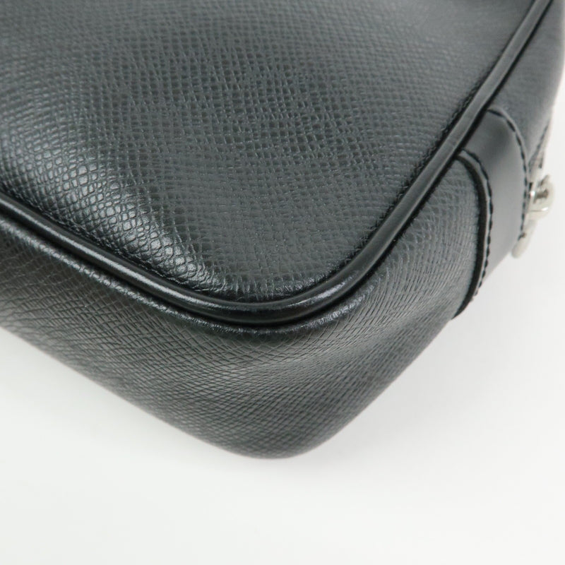 Louis Vuitton Kaluga Pochette Clutch Taiga Leather Black