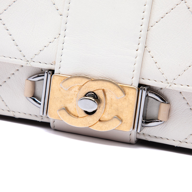 CC Stitched Calfskin Chain Flap - Image 5