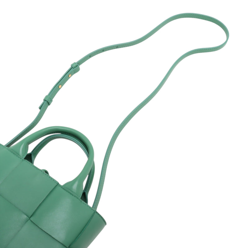 Candy Nappa Maxi Intrecciato Arco Tote - Image 10