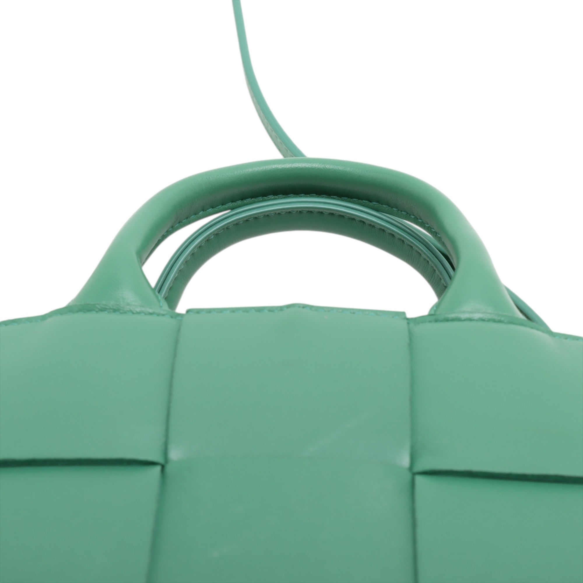 Candy Nappa Maxi Intrecciato Arco Tote - Image 8