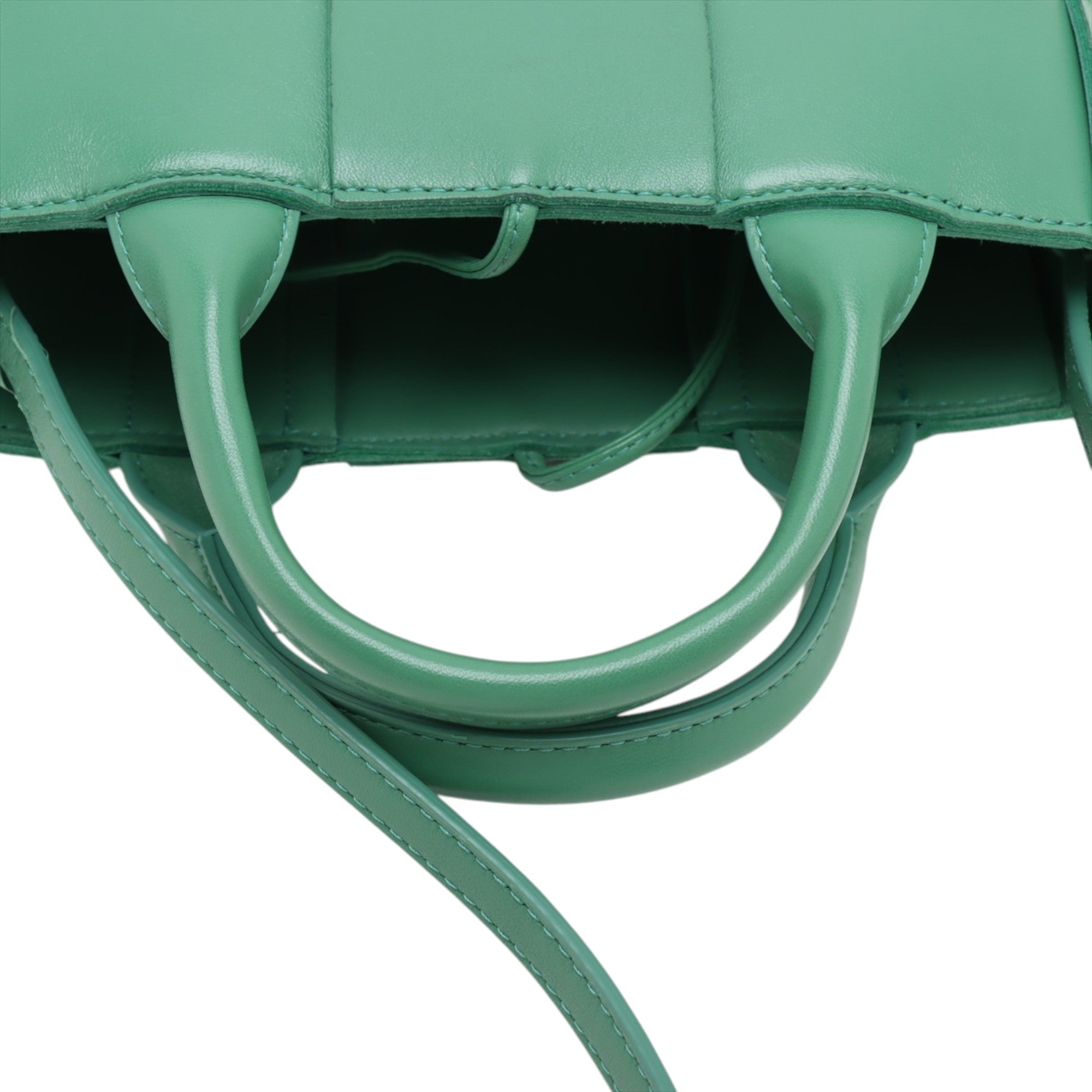 Candy Nappa Maxi Intrecciato Arco Tote - Image 9