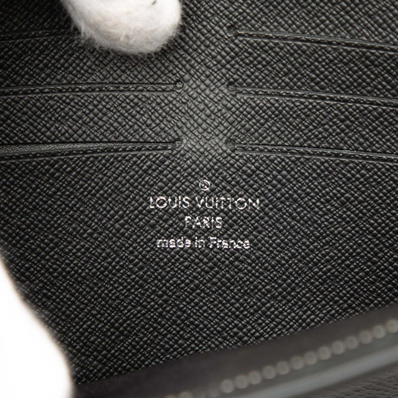 Monogram Eclipse Pochette Voyage MM - Image 5