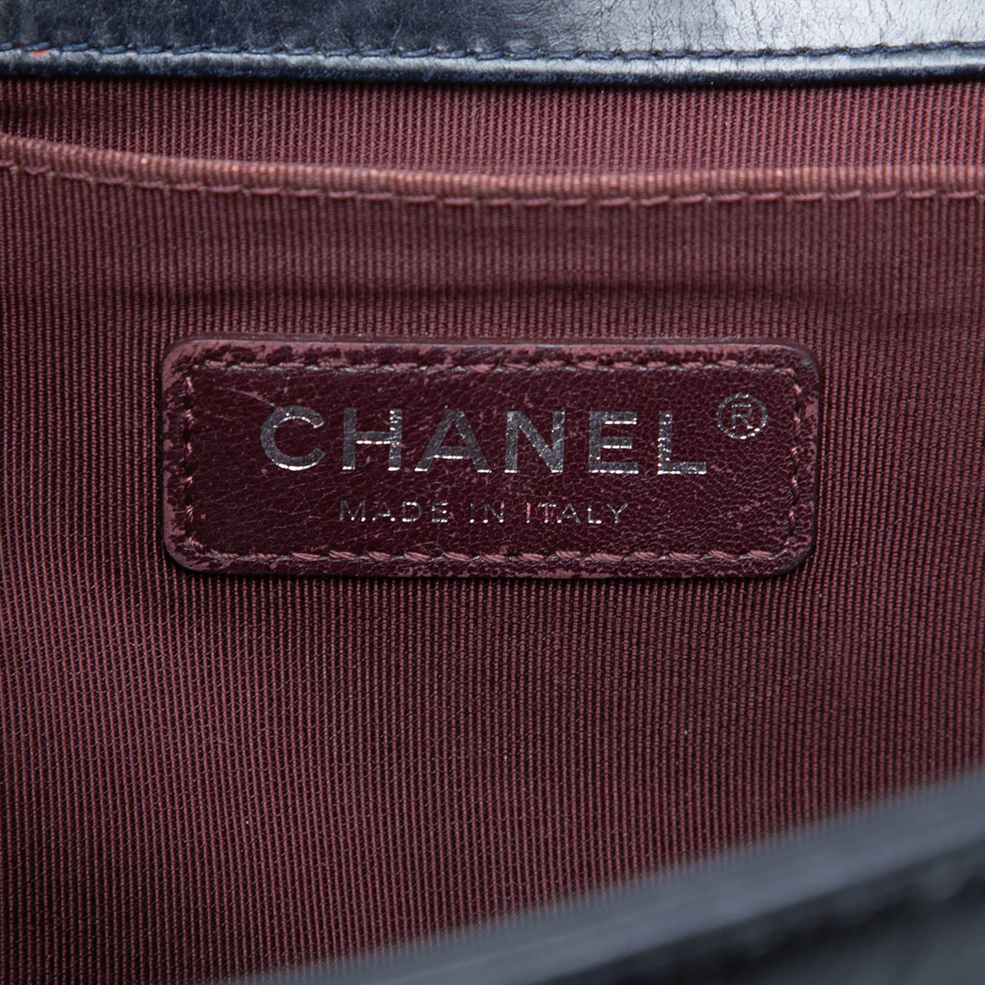 Old Medium Quilted Glazed Calfskin Chain Around Boy Flap - Image 5