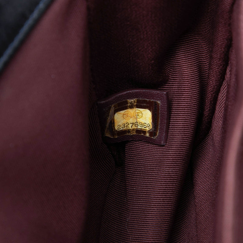 Old Medium Quilted Glazed Calfskin Chain Around Boy Flap - Image 6