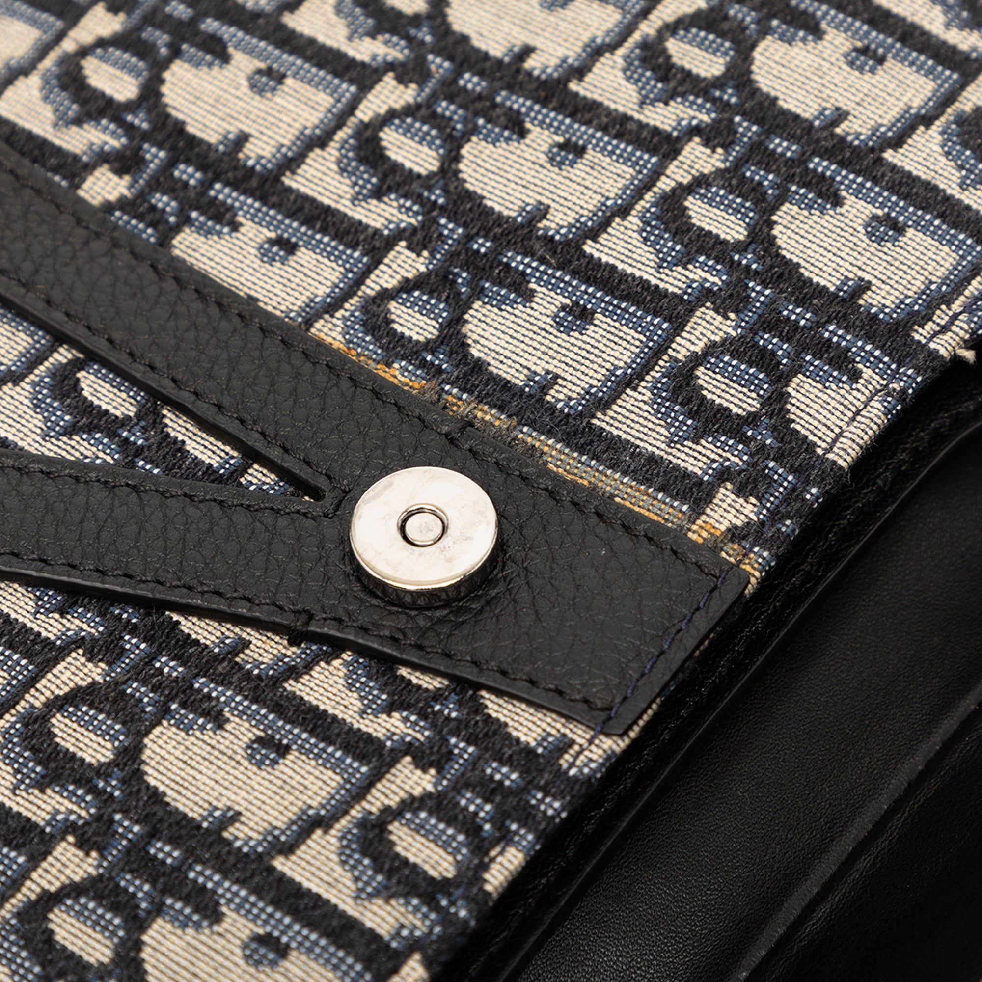 Oblique Canvas Saddle Belt Bag - Image 6