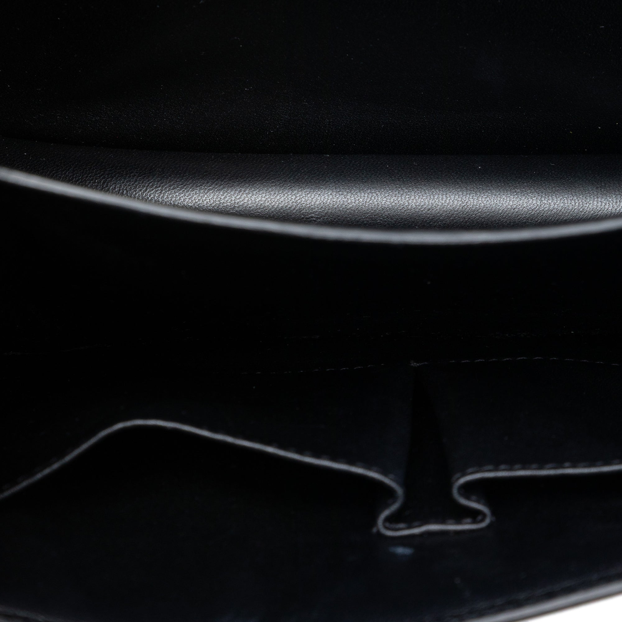 Medium Calfskin Classic Box - Image 4