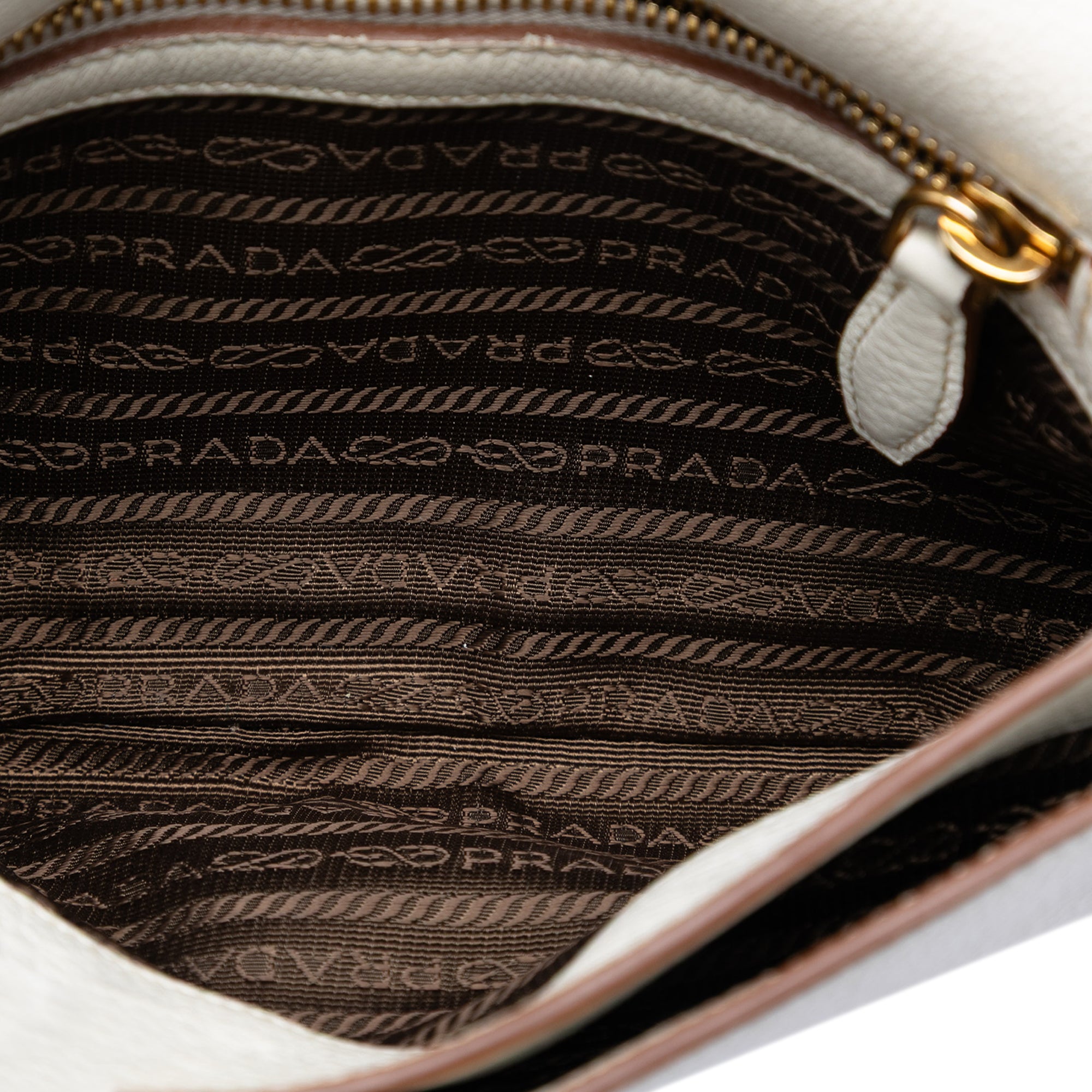 Vitello Daino Crossbody - Image 4