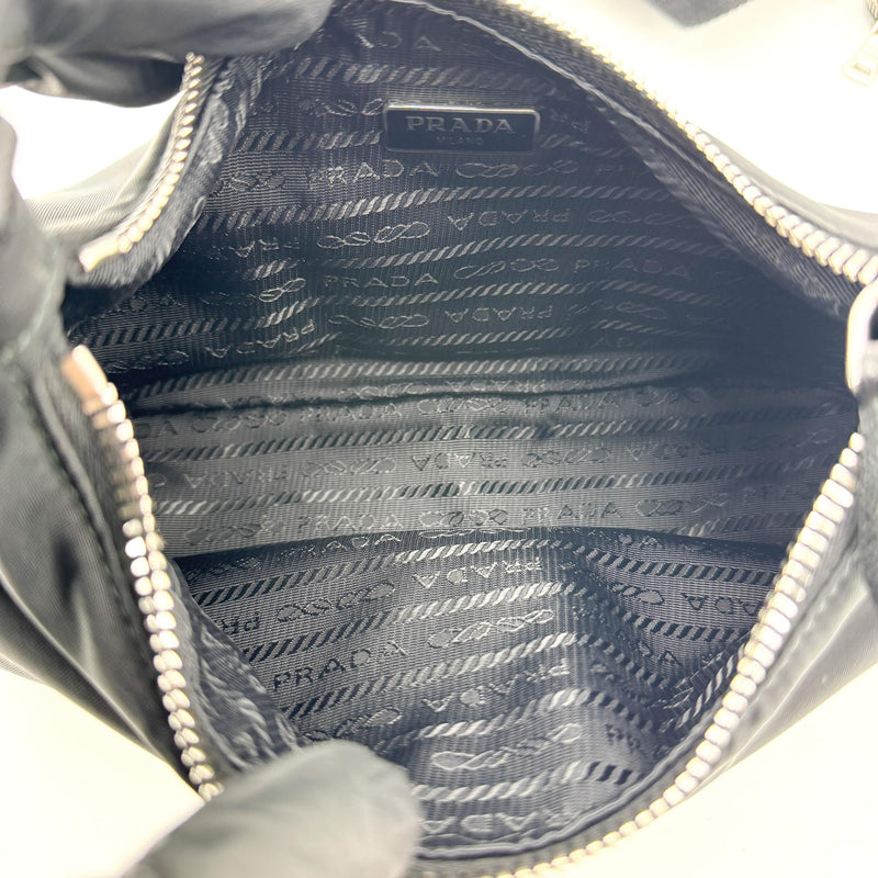 Prada Re-Edition 2005 Hobo Tessuto With Saffiano Leather Black Nylon