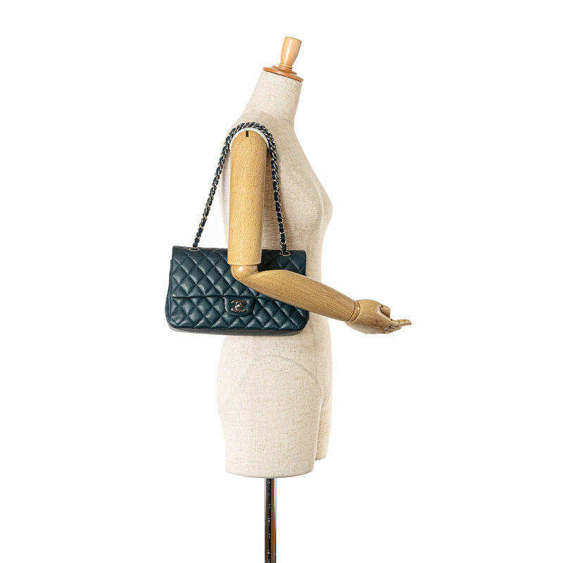 Medium Classic Caviar Double Flap - Image 10