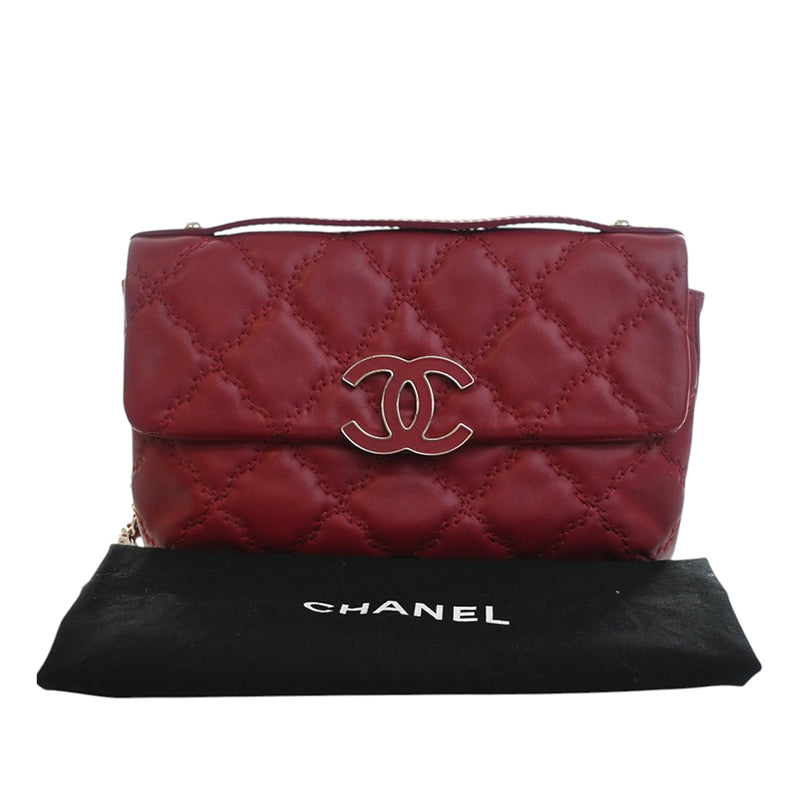 Quilted Calfskin Double Stitch Hamptons Clutch with Chain - Image 15
