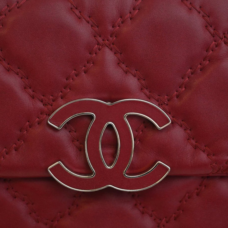 Quilted Calfskin Double Stitch Hamptons Clutch with Chain - Image 8