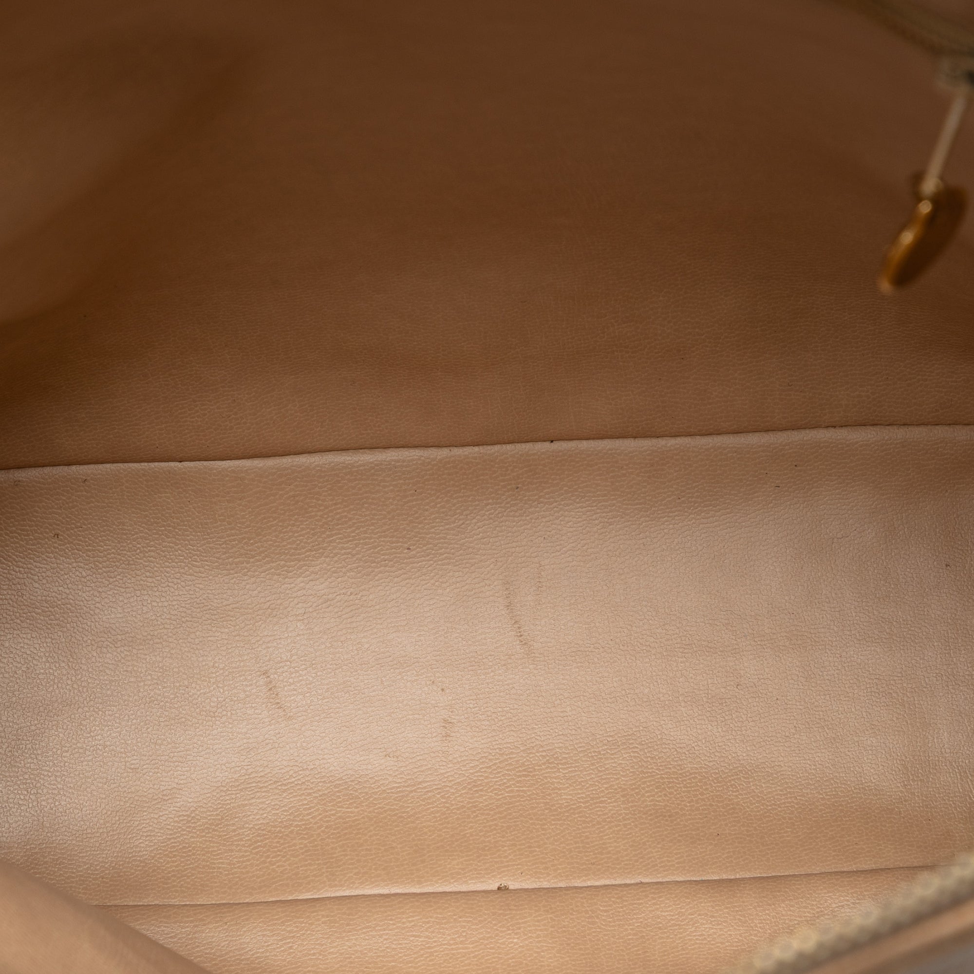CC Caviar Two Way Zip Shoulder Bag - Image 4