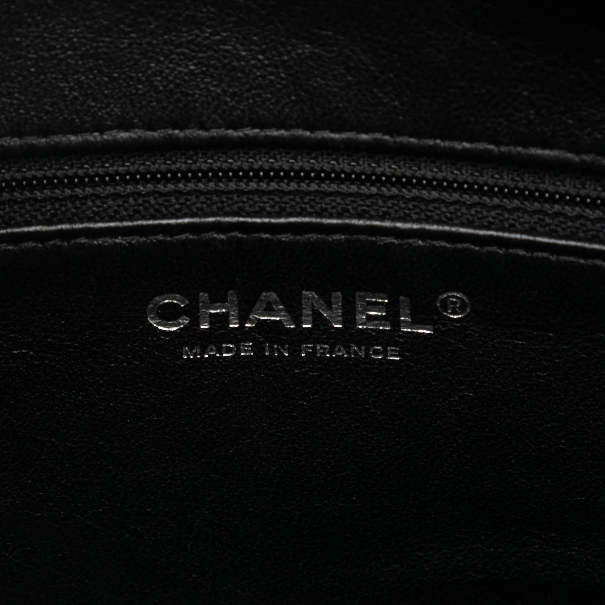 Tweed and Resin Zipped Chain Shopping Bag - Image 5