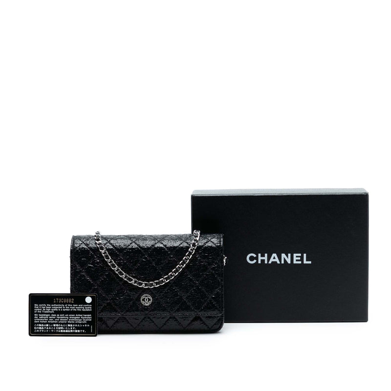 CC Quilted Crinkled Patent Wallet On Chain - Image 8