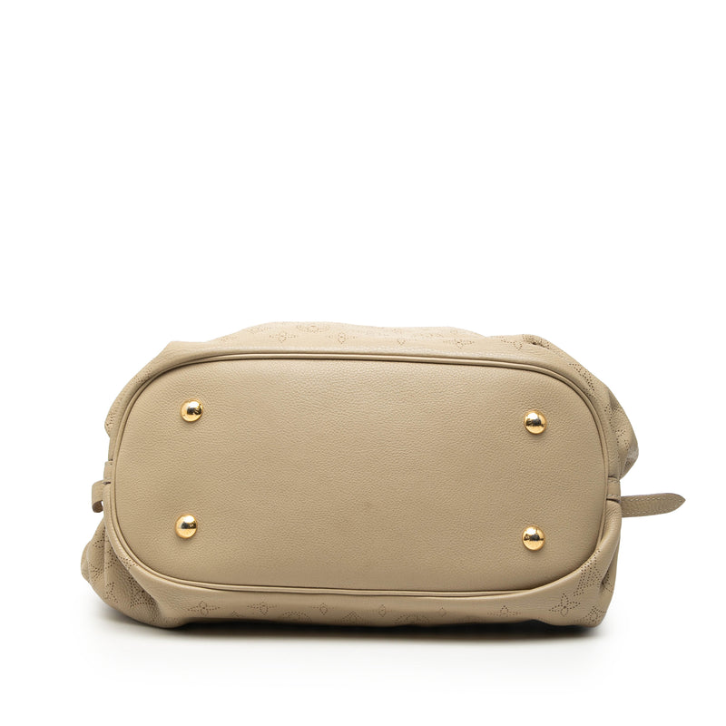 Monogram Mahina L Hobo - Image 3