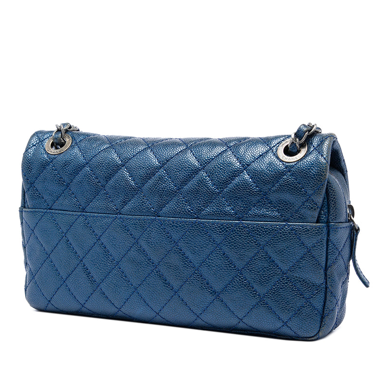 Medium Quilted Iridescent Caviar Easy Flap - Image 2