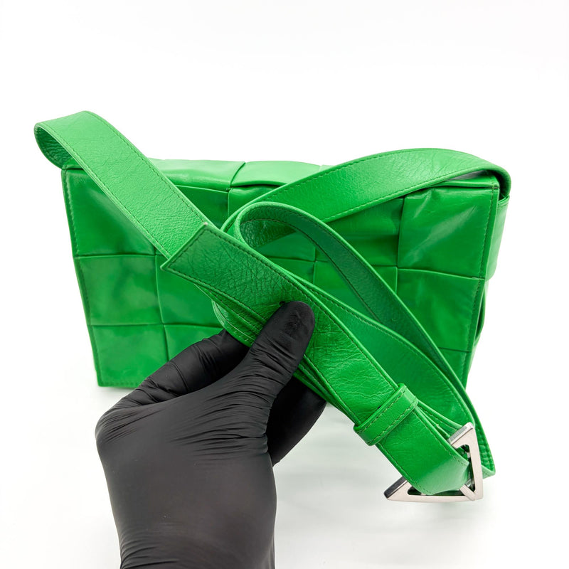 Bottega Veneta Cassette Maxi Intrecciato Leather Green Bag