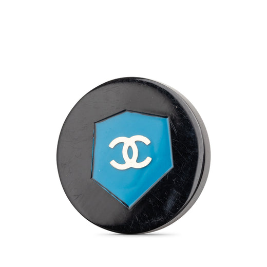 CC Resin Shield Brooch - Image 1