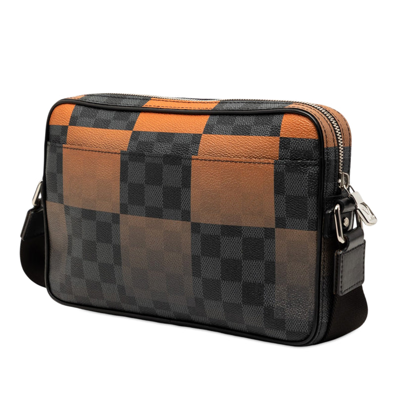 Damier Graphite Giant Alpha Messenger Bag - Image 2