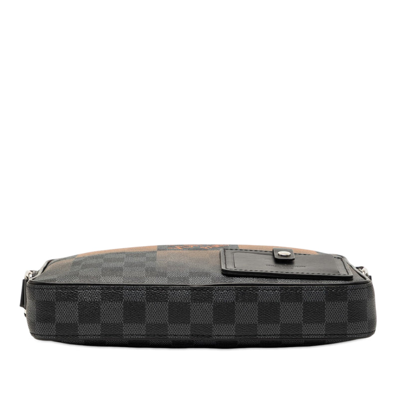 Damier Graphite Giant Alpha Messenger Bag - Image 3
