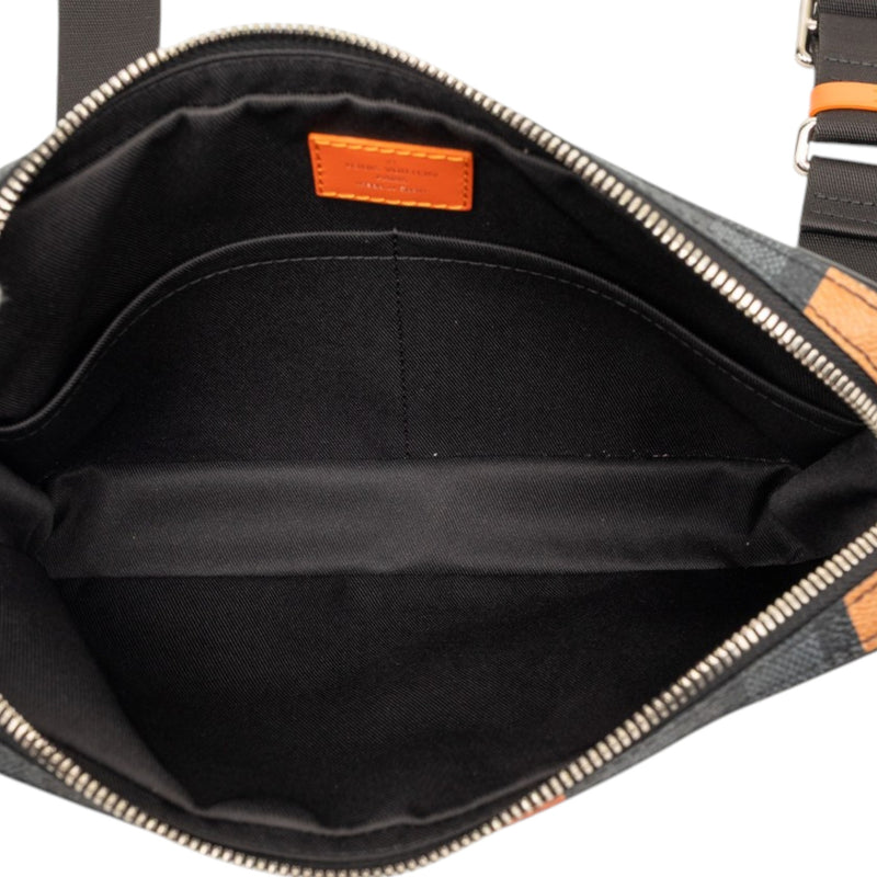 Damier Graphite Giant Alpha Messenger Bag - Image 4