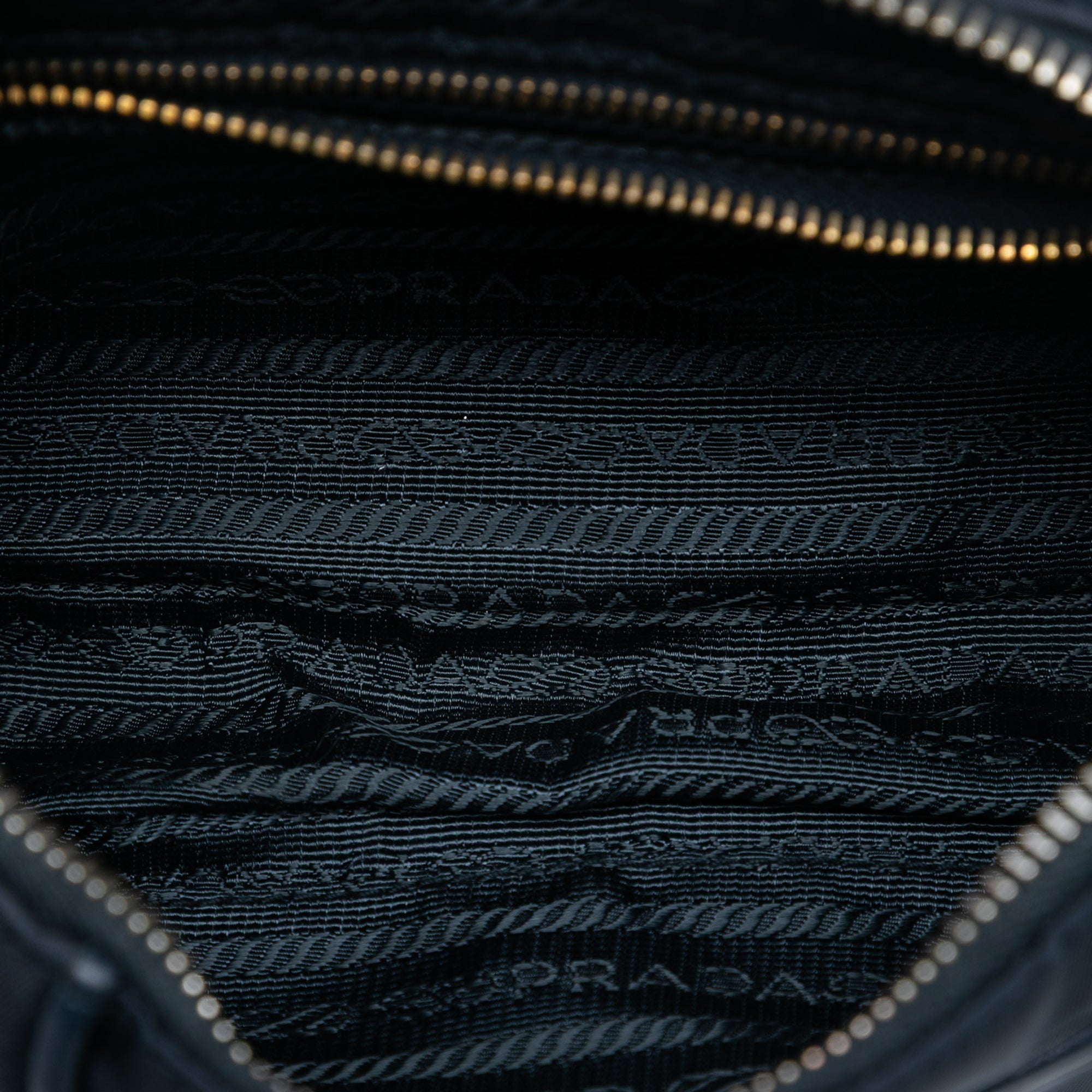 Saffiano Trimmed Tessuto Chain Crossbody - Image 4