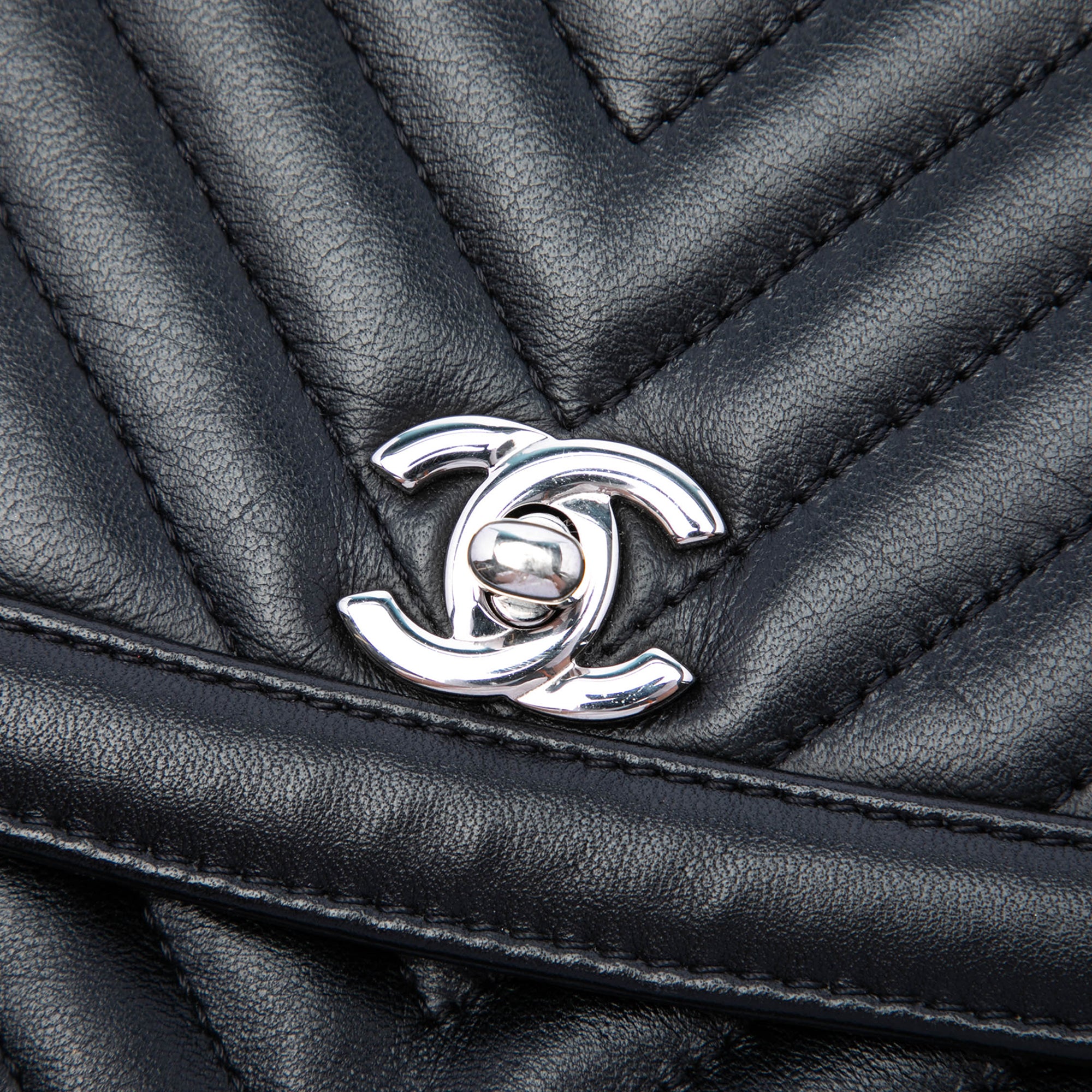CC Chevron Lambskin Round Flap Clutch - Image 5