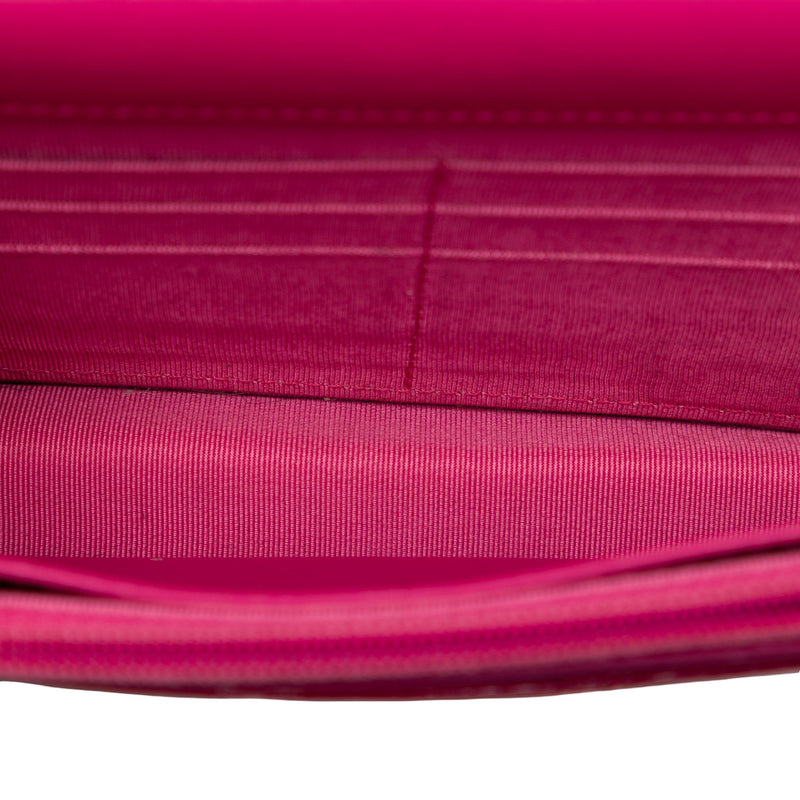 CC Quilted Patent Wallet on Chain - Image 4