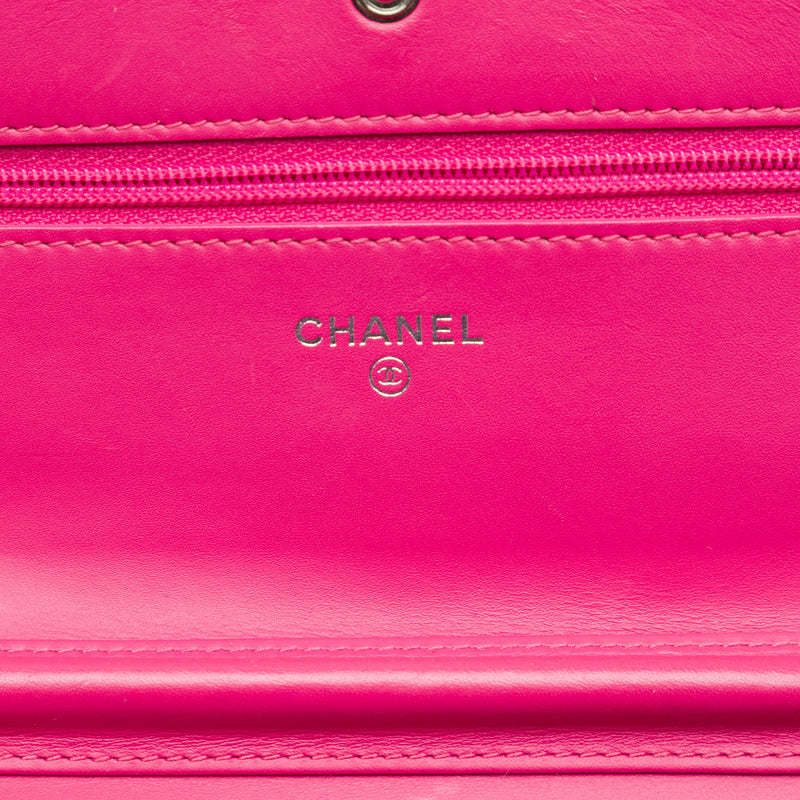 CC Quilted Patent Wallet on Chain - Image 5