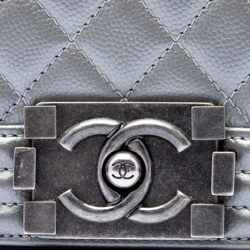 Old Medium Quilted Metallic Caviar Boy Flap - Image 5