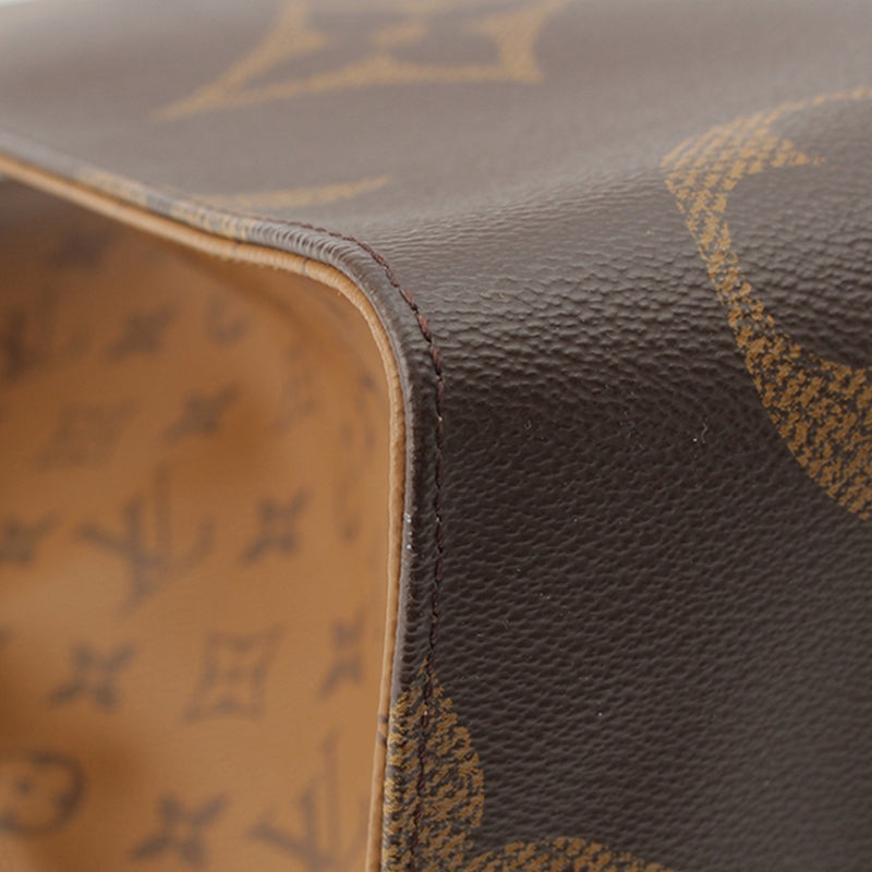 Monogram Reverse Giant OnTheGo GM - Image 10