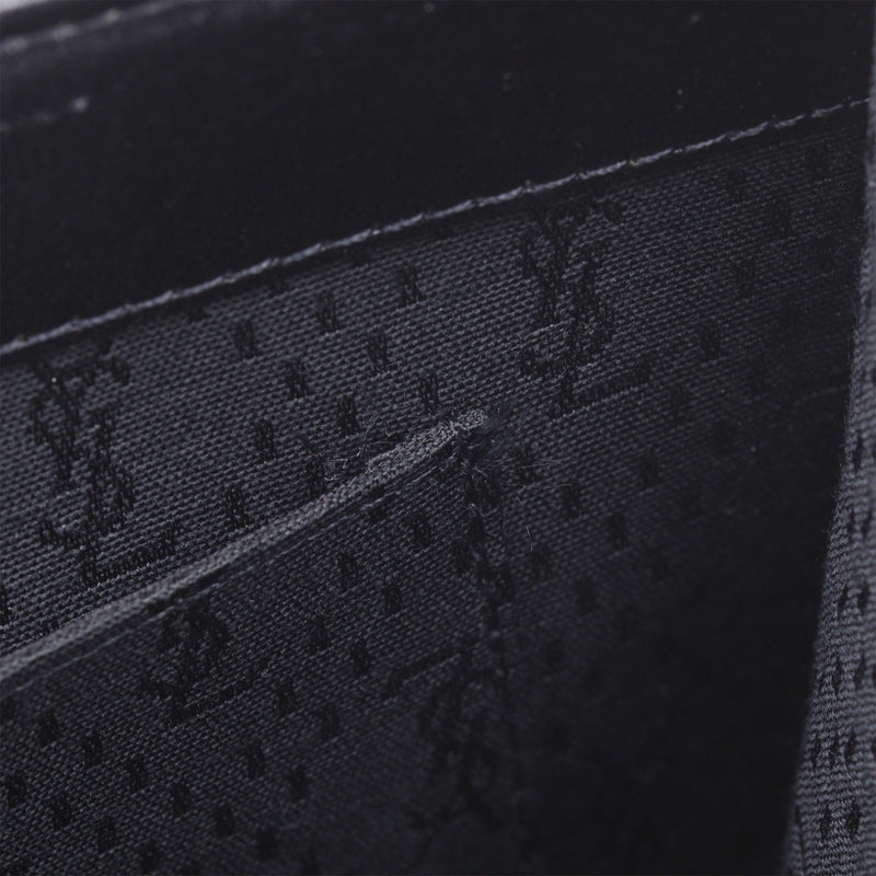 Croc Embossed Patent Clutch - Image 12