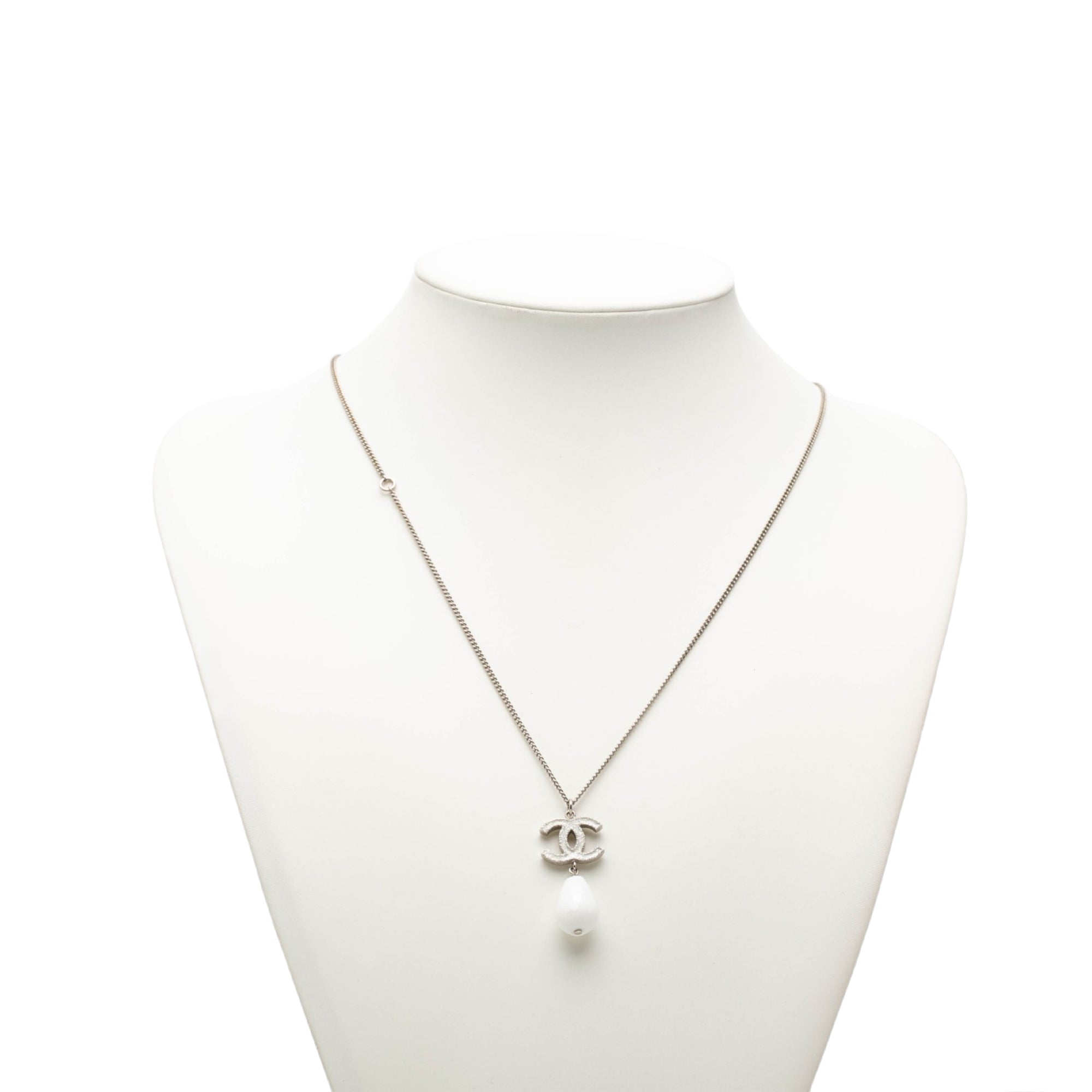 CC Brass Faux Pearl Pendant Necklace - Image 5