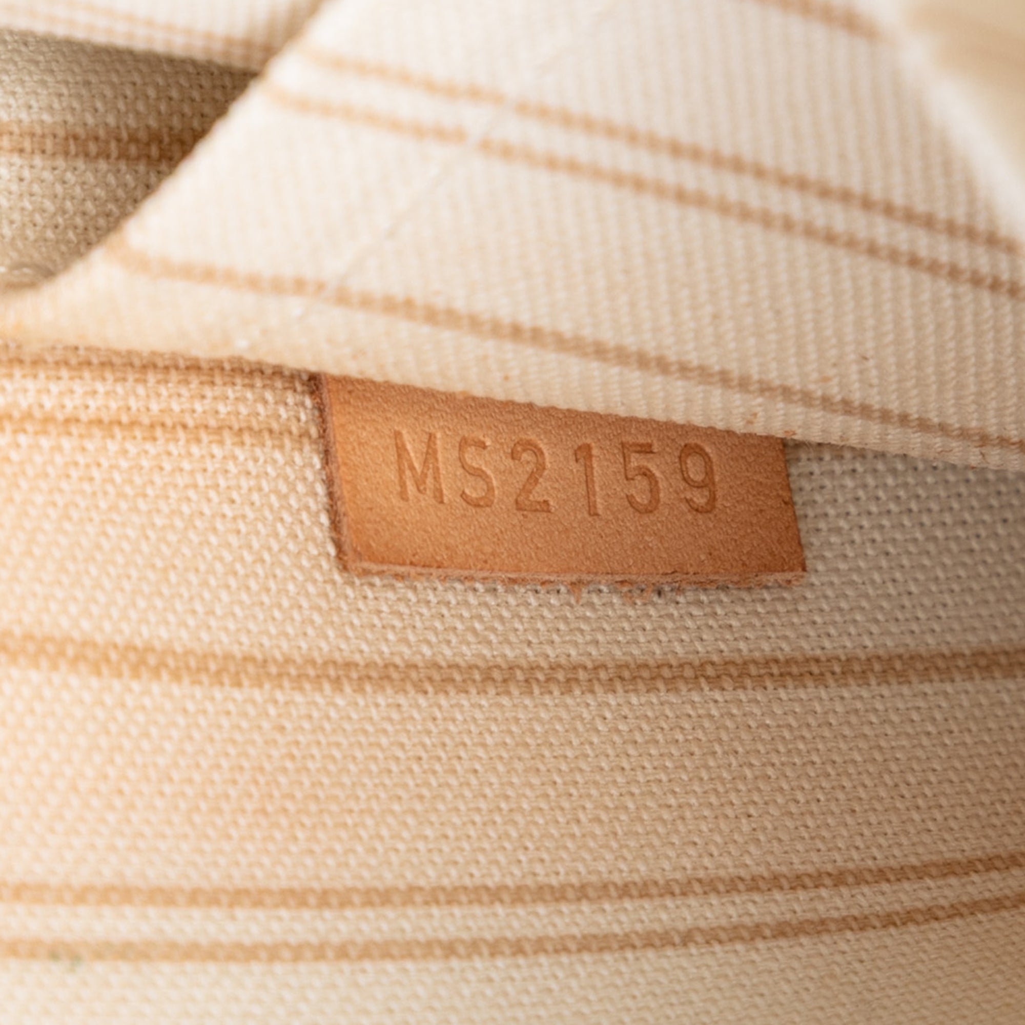 Damier Azur Neverfull MM Pouch - Image 6