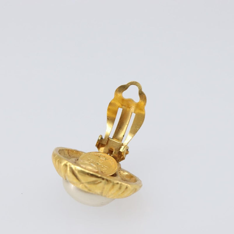 Chanel Vintage Round Clip-On Metal With Faux Pearl Gold Bijoux