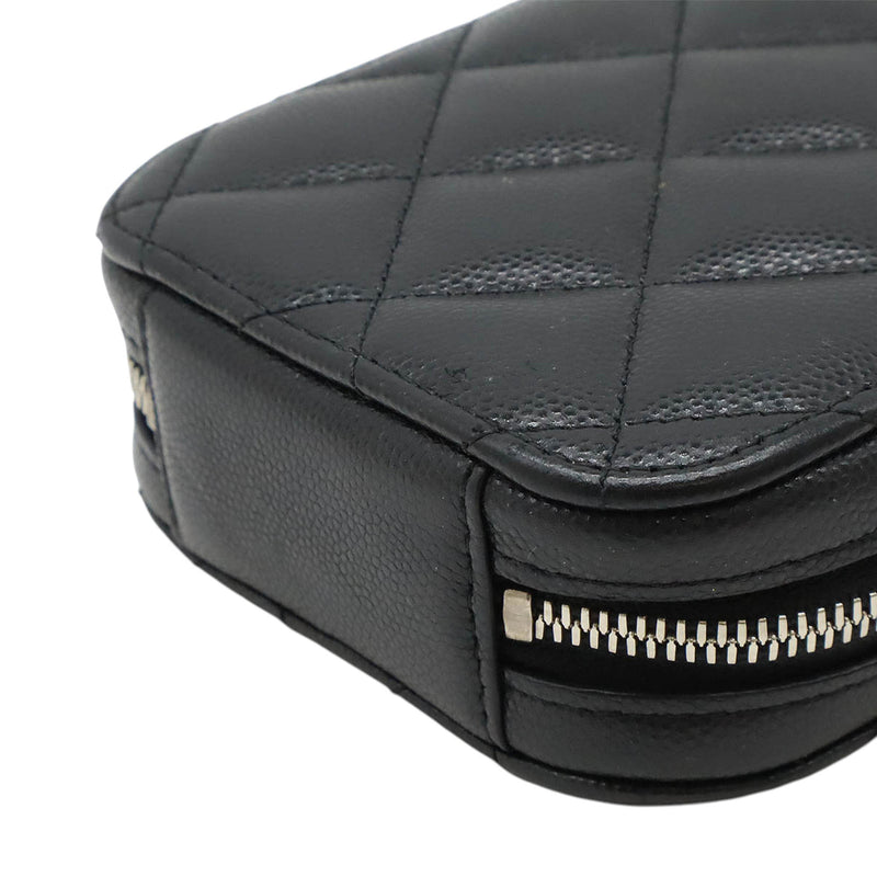 CC Quilted Caviar Zip Phone Case - Image 5