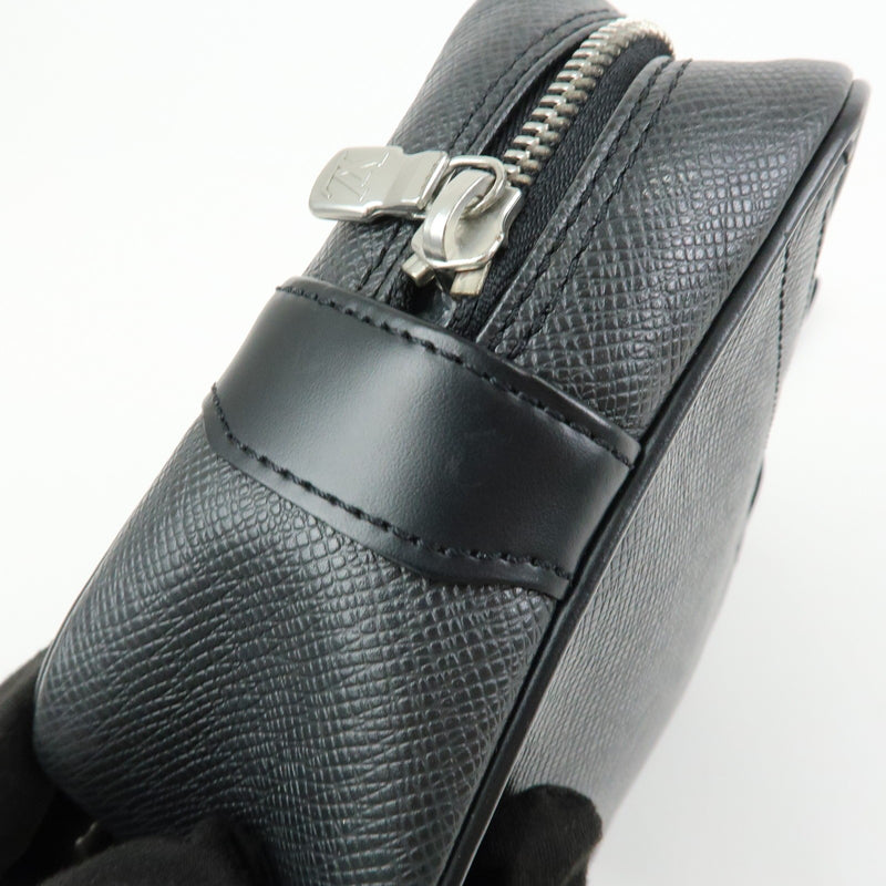 Louis Vuitton Kaluga Pochette Clutch Taiga Leather Black