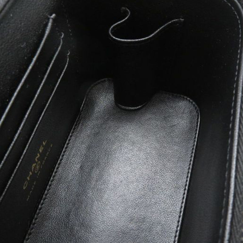 Small Quilted Lambskin Coco Casino Vanity Case With Chain - Image 5