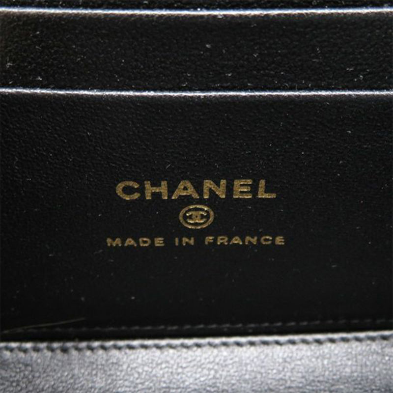 Small Quilted Lambskin Coco Casino Vanity Case With Chain - Image 6